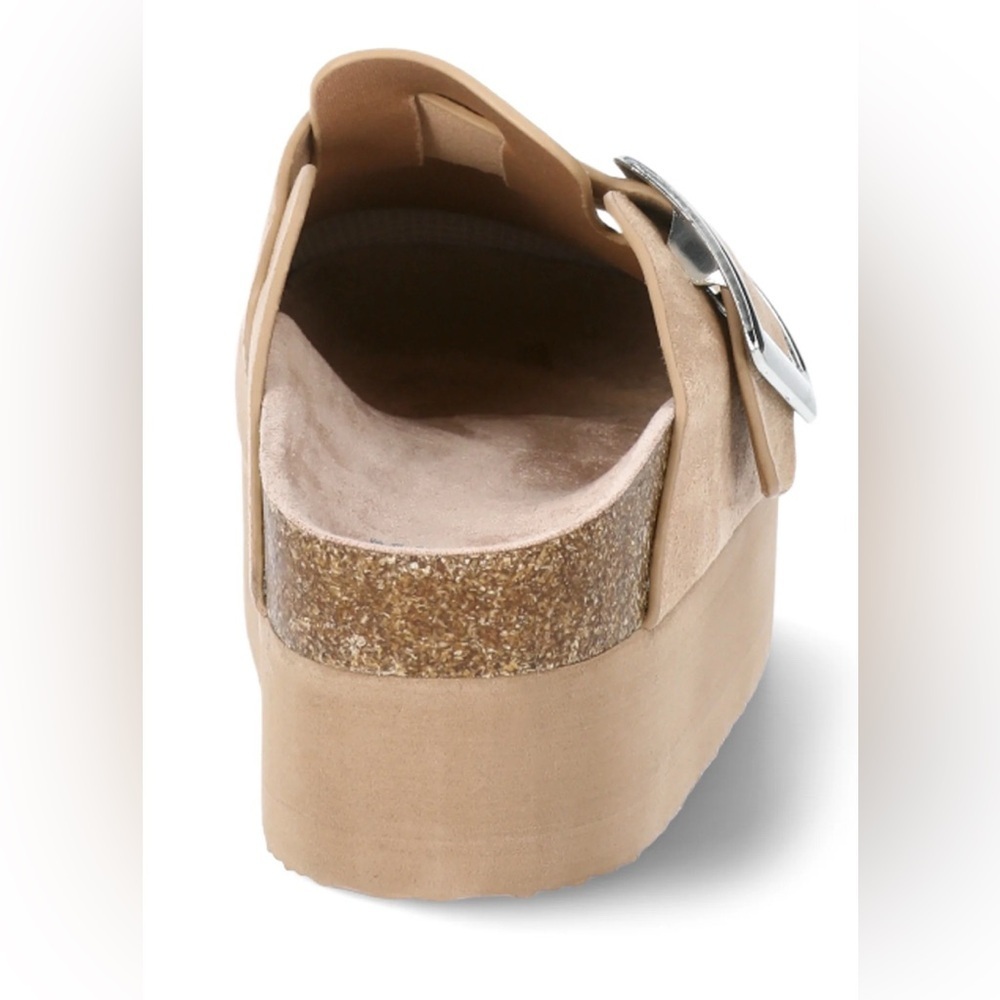 NEW Madden NYC Tan MicroSuede Women's Platform Clogs size 7 - Picture 3 of 11